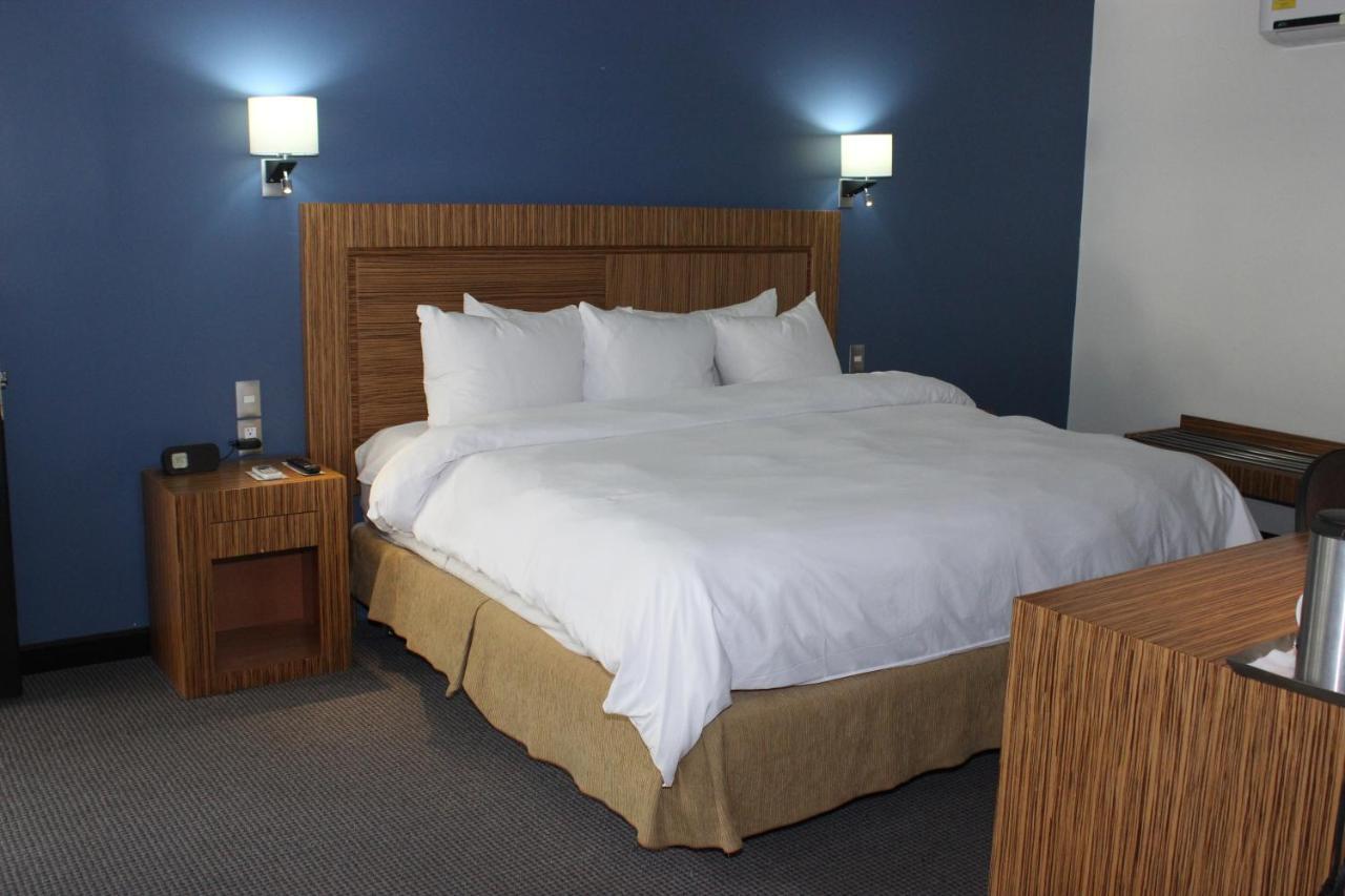 Radisson Hotel & Convention Center Toluca Ngoại thất bức ảnh