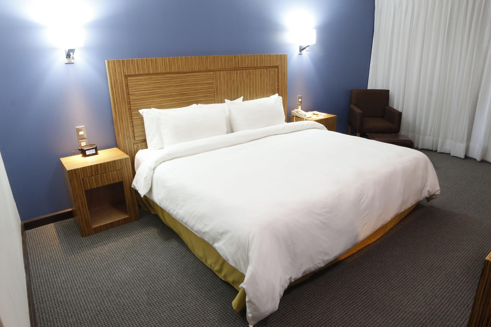 Radisson Hotel & Convention Center Toluca Ngoại thất bức ảnh