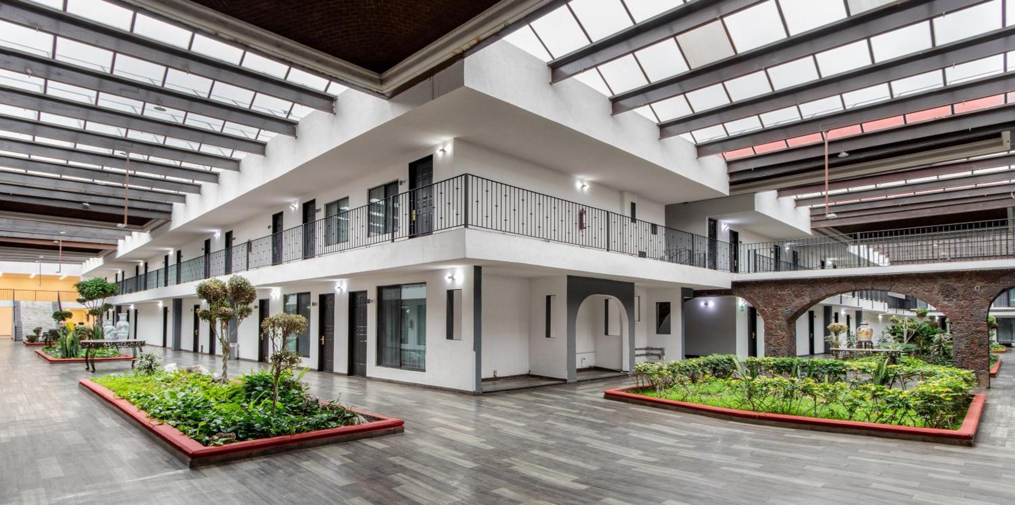 Radisson Hotel & Convention Center Toluca Ngoại thất bức ảnh