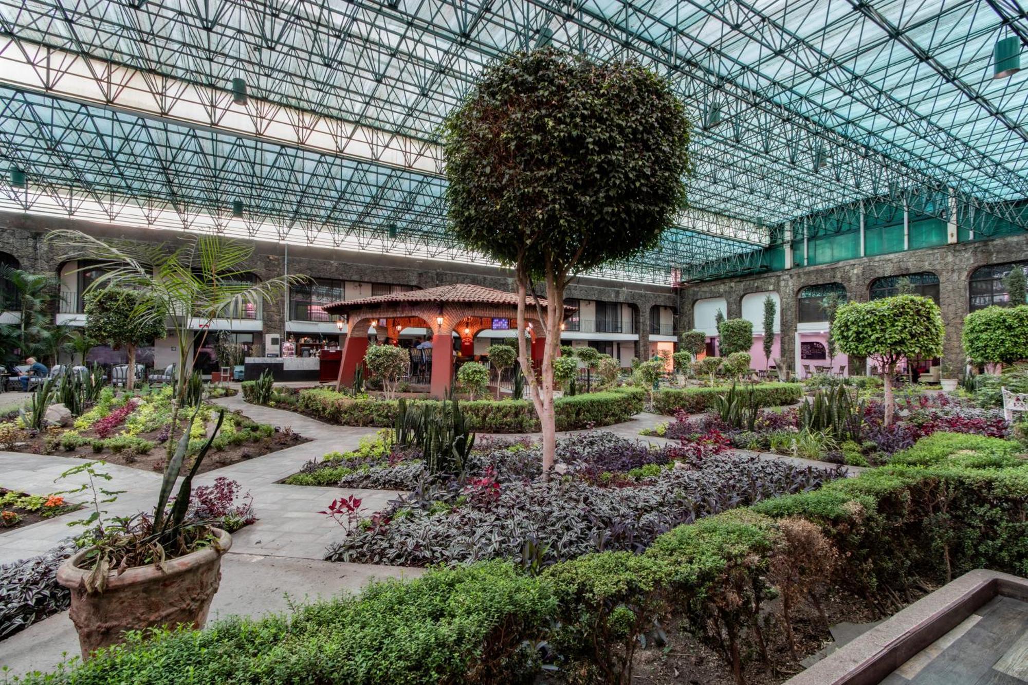Radisson Hotel & Convention Center Toluca Ngoại thất bức ảnh