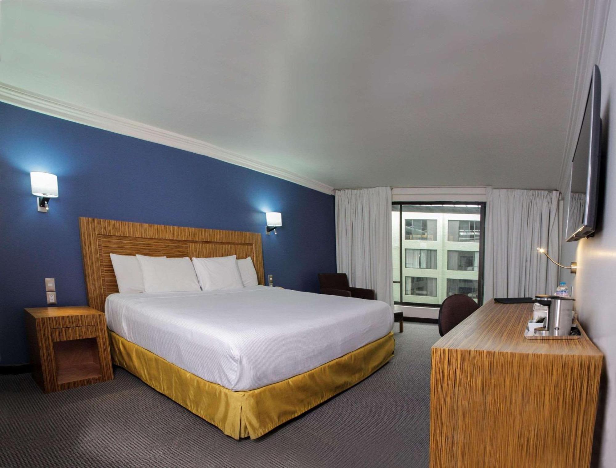 Radisson Hotel & Convention Center Toluca Ngoại thất bức ảnh