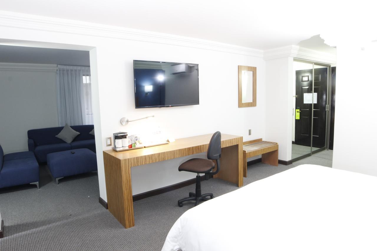 Radisson Hotel & Convention Center Toluca Ngoại thất bức ảnh